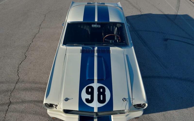 El primer Shelby GT350R bate récords y se vende por 3,85 millones de $