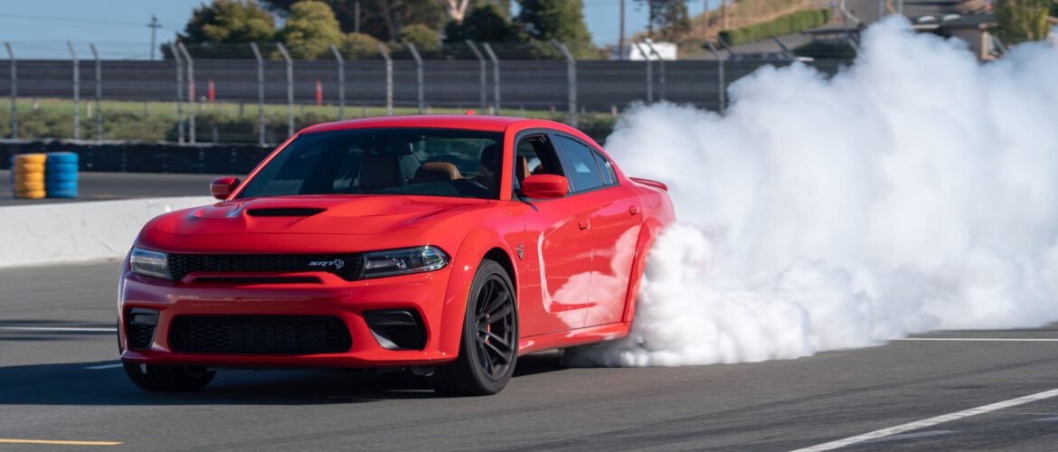 El CEO de Dodge dice que el V8 estarían en su «lecho de muerte», pero los Muscle Cars estadounidenses no deberían tener miedo